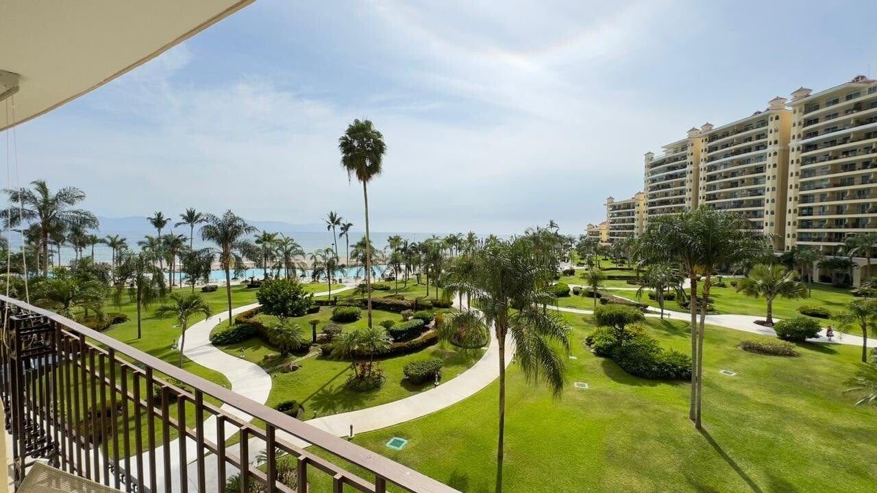 Bay View Grand